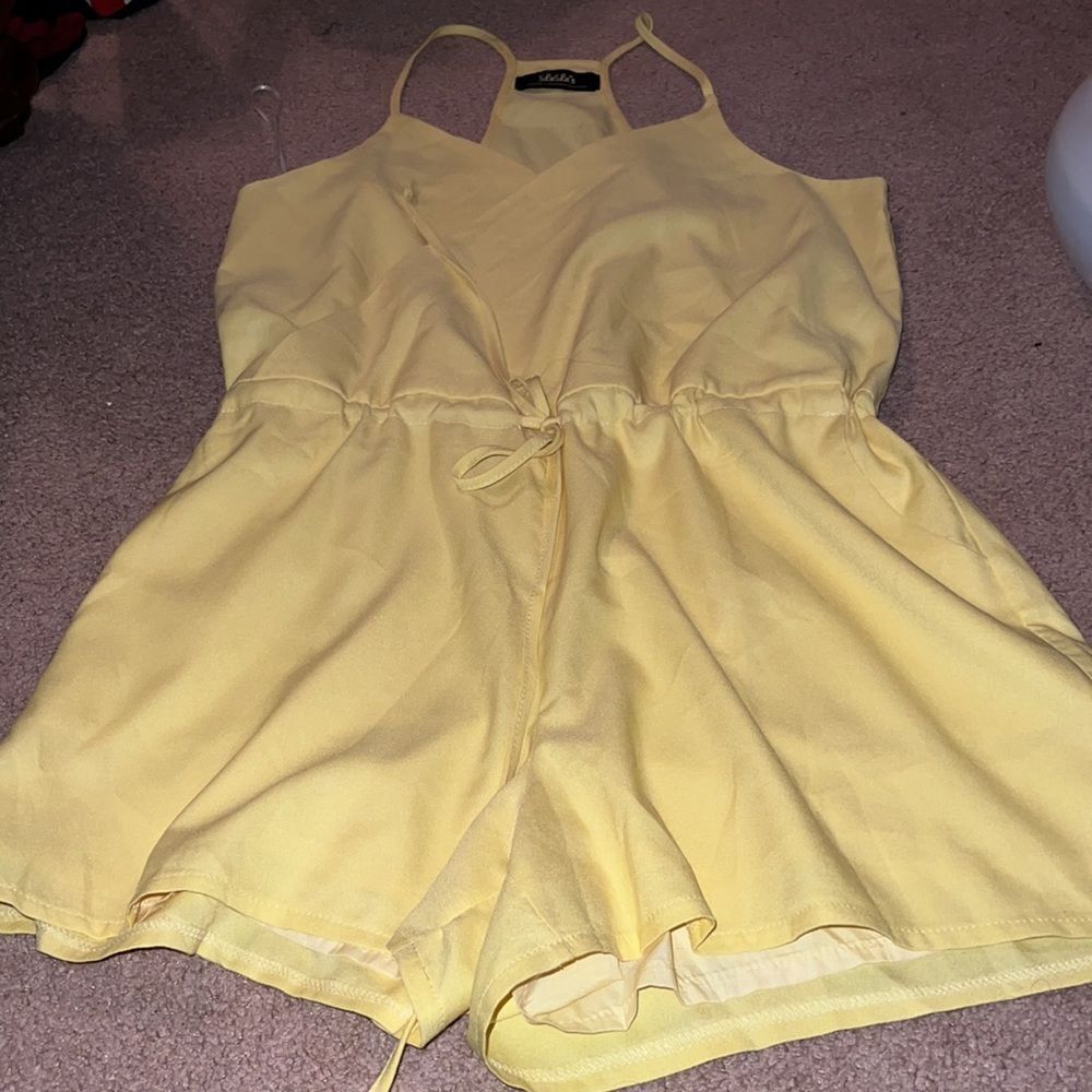 ‎Lulus large yellow romper - Picture 4 of 9
